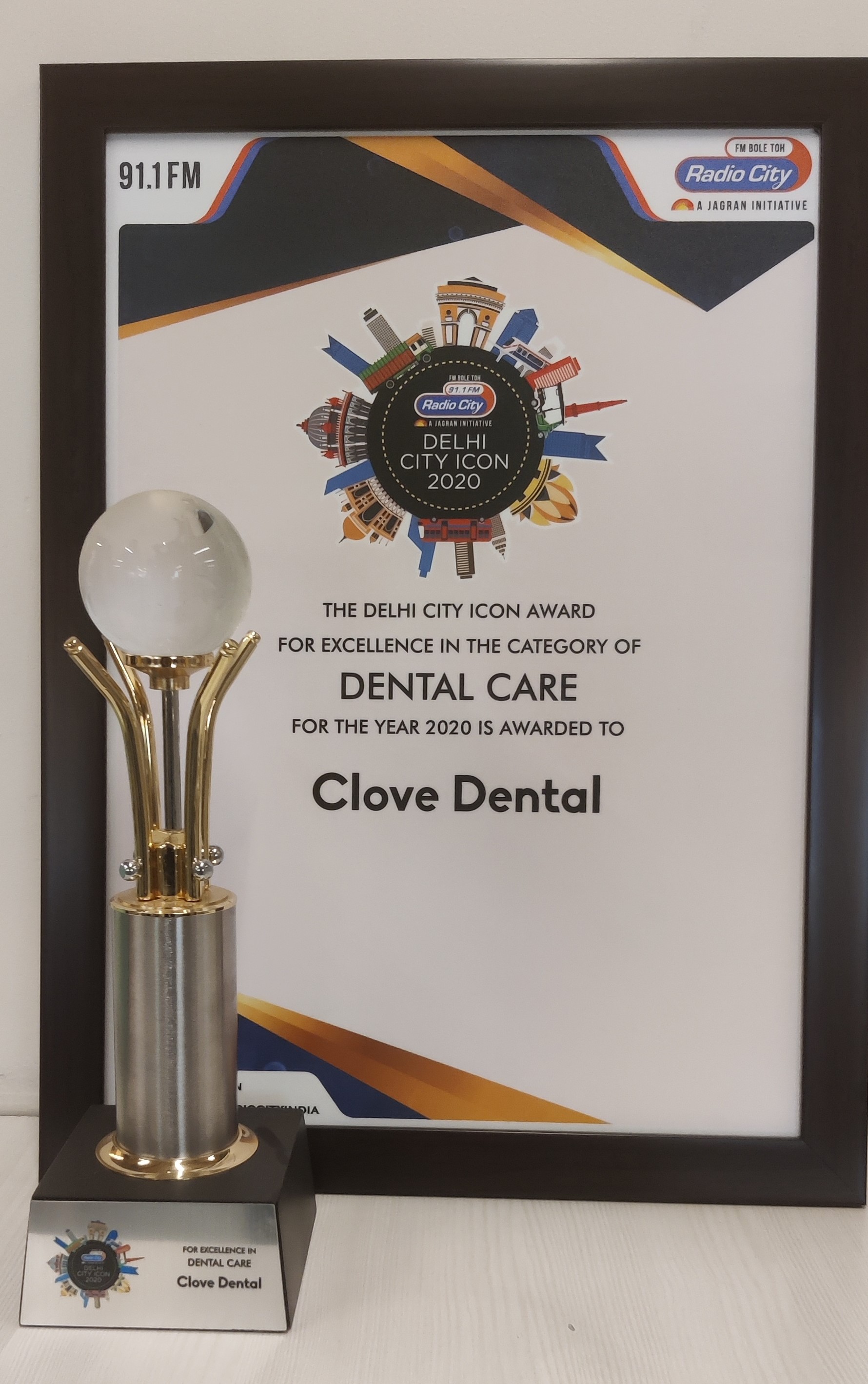 Delhi City Icon Award To Clove Dental